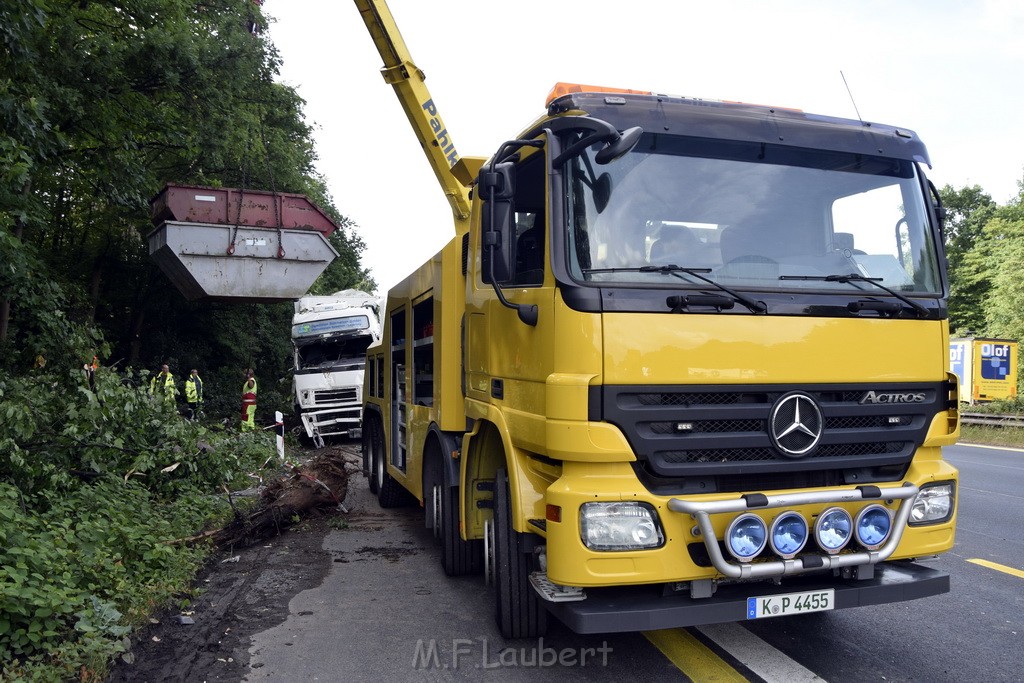 Schwerer VU A 3 Rich Oberhausen Hoehe AK Leverkusen P680.JPG - Miklos Laubert